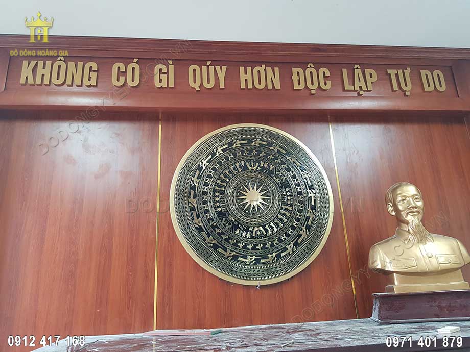 Vật phẩm cũng mang &yacute; nghĩa phong thủy học s&acirc;u sắc, mang lại t&agrave;i lộc, xua đuổi điềm xấu